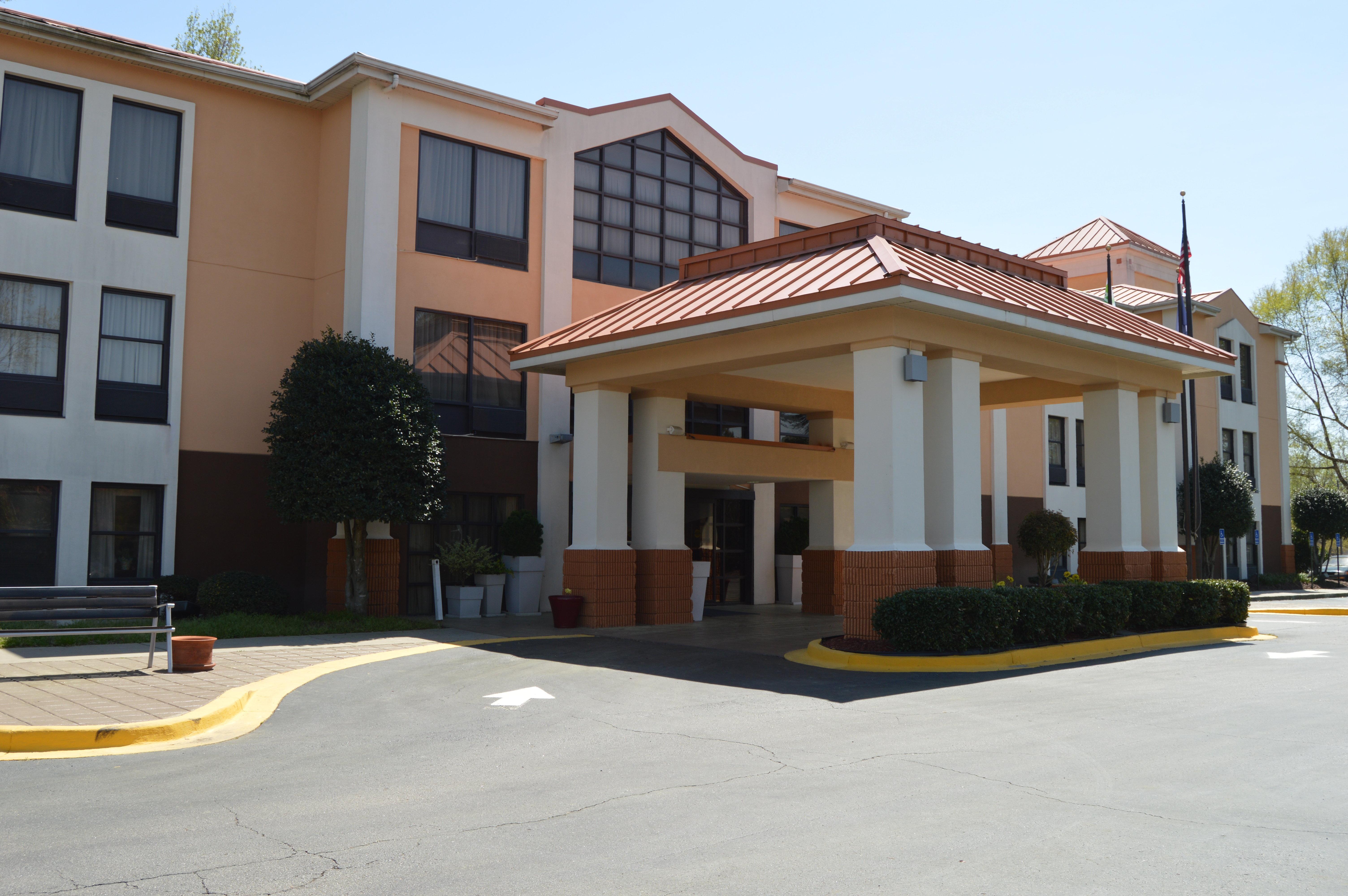 Lexington Inn And Suites מראה חיצוני תמונה