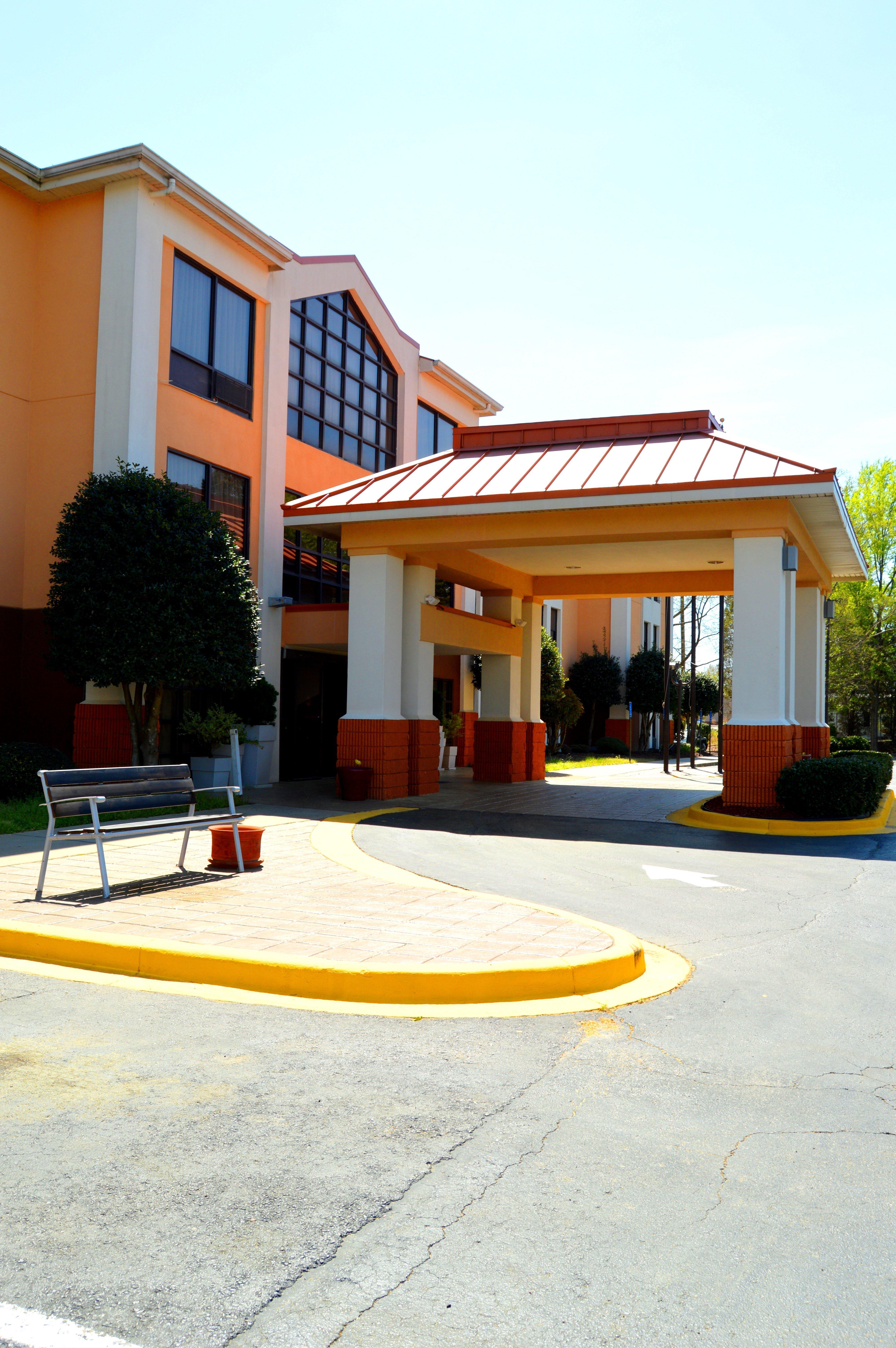 Lexington Inn And Suites מראה חיצוני תמונה